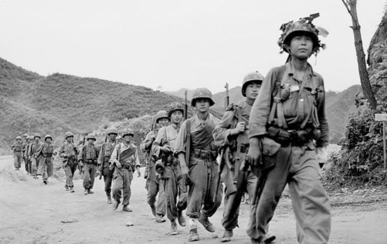 被志愿军缴旗的白虎团越南战争高举屠刀换个地方成精兵