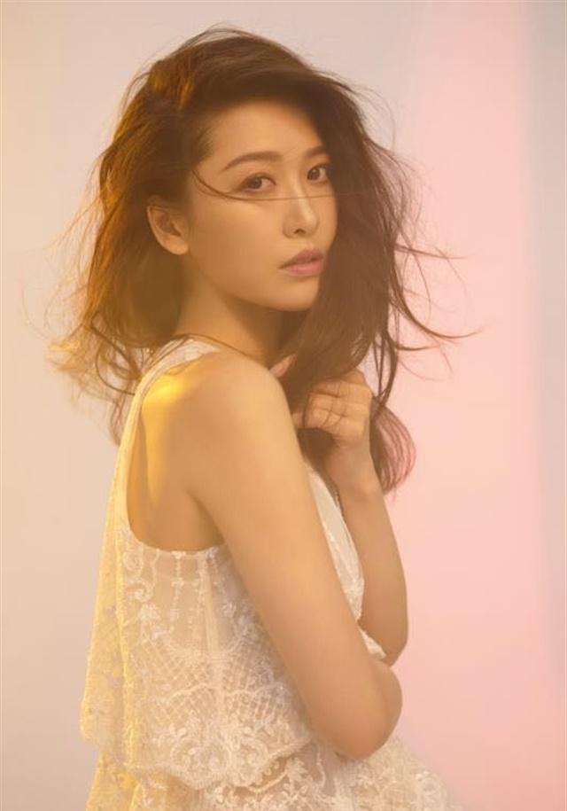 女神周丽淇:第7931期时尚潮流美图欣赏