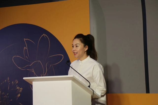 四川省文旅厅非遗中心主任李琳黄奕聪慈善基金会理事长虞蘅蓝海云贾珊