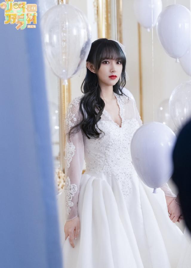 潇潇婚纱造型_动漫婚纱情侣头像(2)