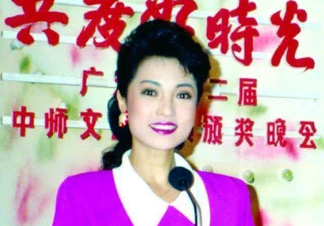 广东一枝花侯玉婷,再次出现观众视野,甜美的声音透着当年的风采