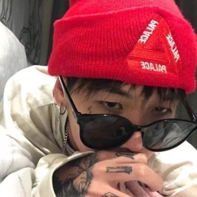 一看就老玩网的精神男头