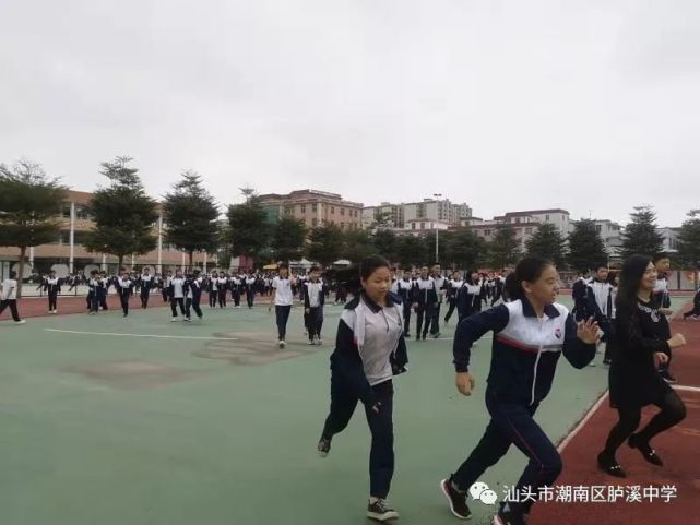 今天,胪溪中学全校师生 出动,只为这件事