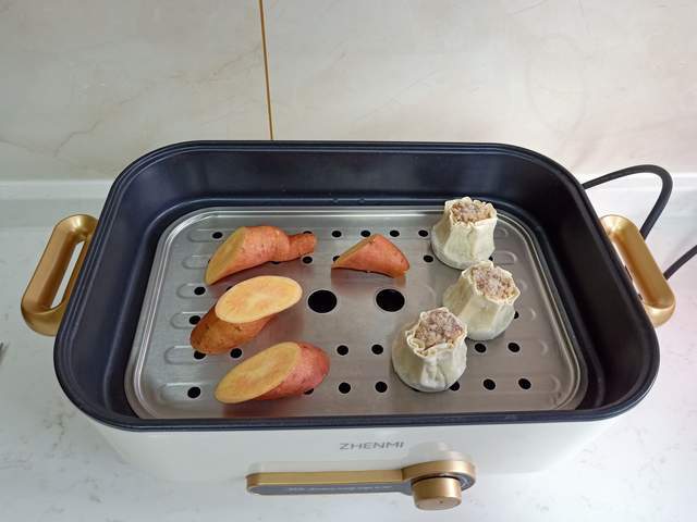 这个女人真精致,一人食也特讲究,网友:爱做饭的女人
