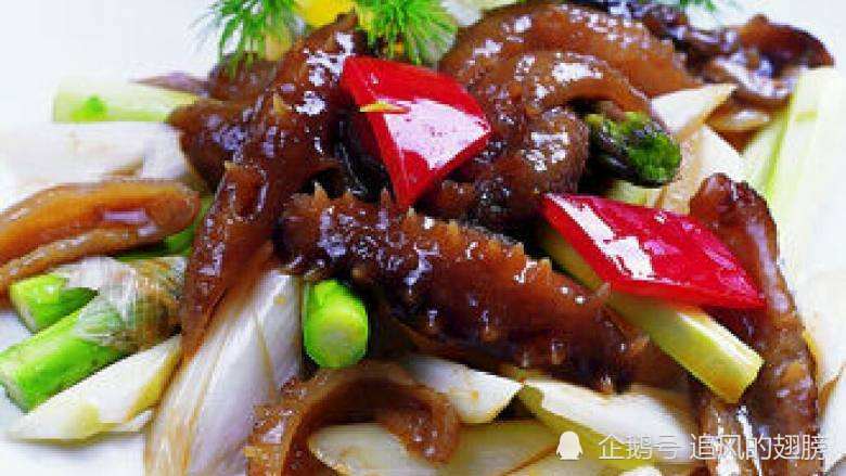 胶东菜:葱爆海参