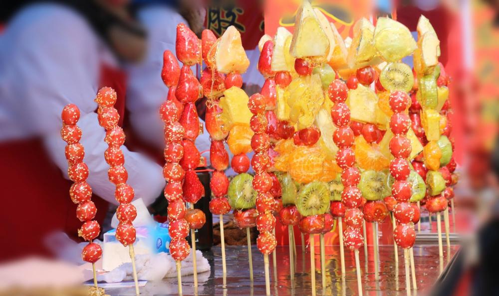 东北冰糖葫芦又出幺蛾子南方人老板以前是卖烤串的吗