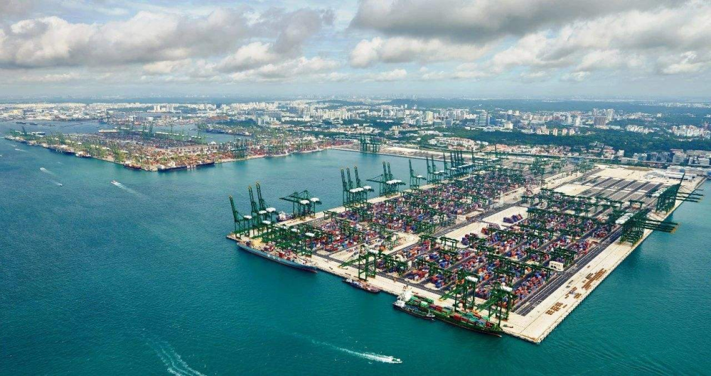 图为新加坡港口
