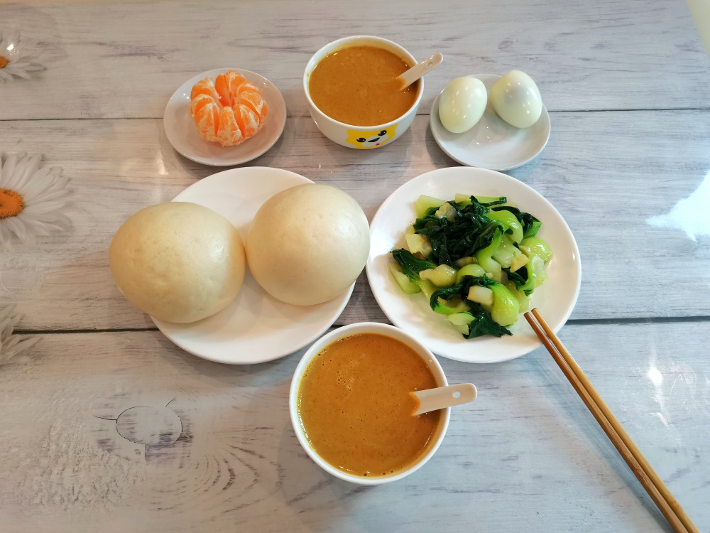 两口子的甜蜜早餐,天天晒朋友圈,网友:让人羡慕的健康
