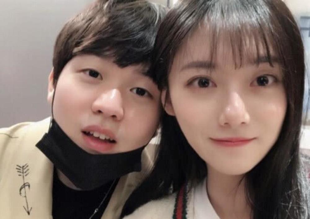 小钰捆绑rookie得票第一米勒老婆罕见发声说的话很真实