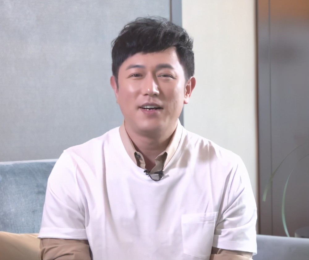 42岁陈键锋近况曝光,因患脑遗传病疑准备退出娱乐圈,专心学佛法