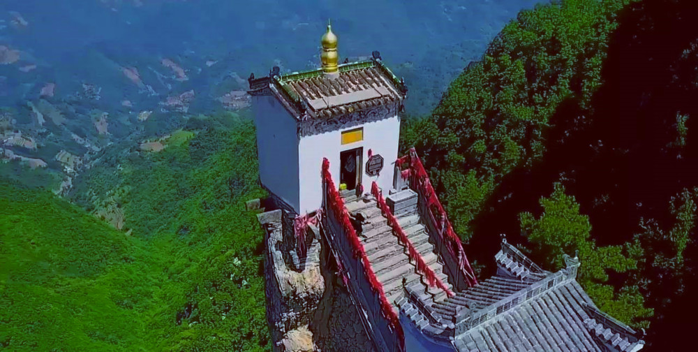 陕西道教名山上有座小房子,三面都是悬崖,祭祀香火从未断绝