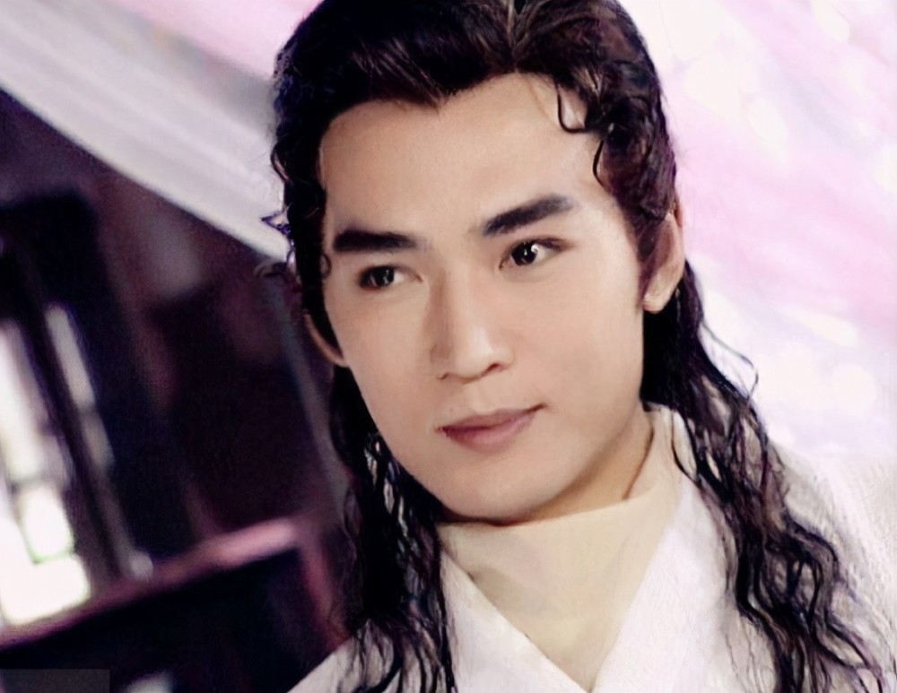 曾是公认的"古装第一美男",如今变这样,和老婆不离婚各玩各的