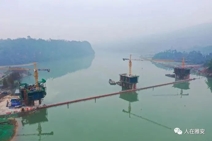 草坝青衣江大桥(简坝大桥)项目3个主桥墩浇筑完成,预计明年7月主桥