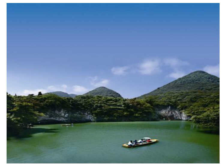 雷山村人口_山村风景