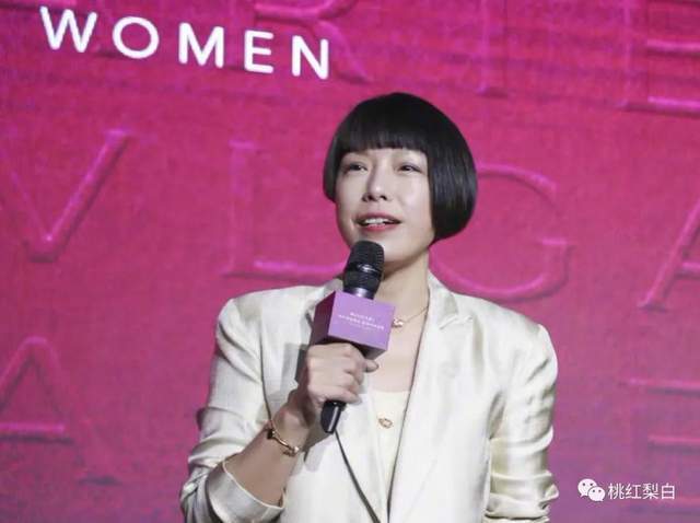 "奢华名利场大c位"离职,时尚女魔头争霸时代正式谢幕?