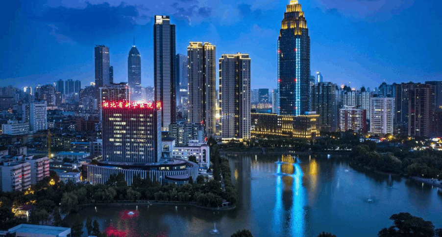 湖北三季度经济总量_湖北经济学院