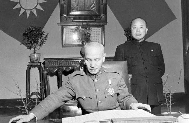 中原大战新乡会谈,冯玉祥起兵反蒋,麾下西北军为何却