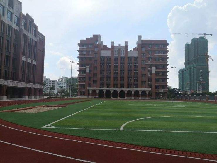 海南小学排名_海口的经济在海南排名(3)