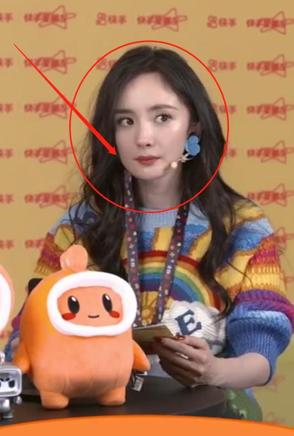 杨幂在快手直播,全程无美颜滤镜,这颜值我没看错吧?
