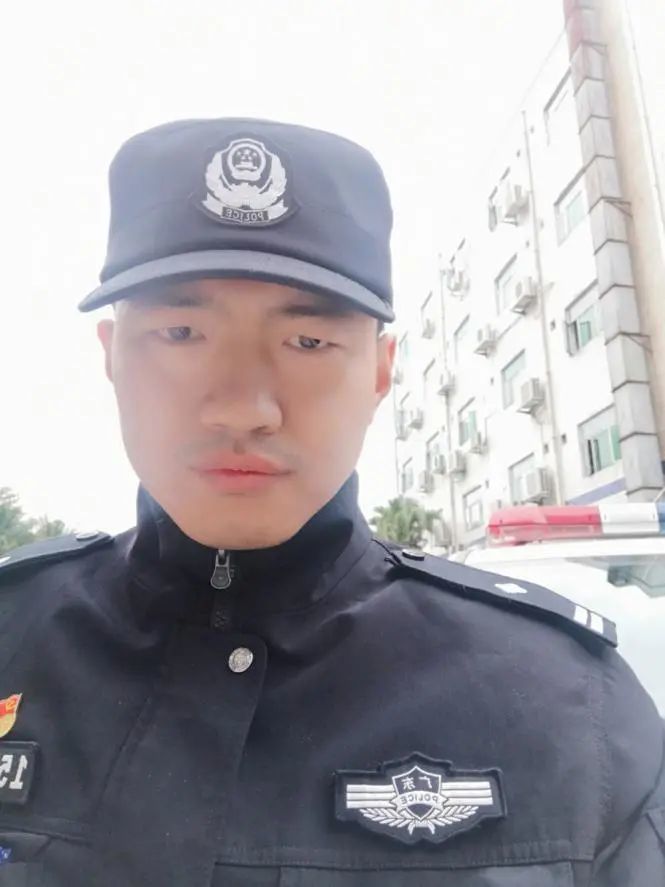 警官何赟敏的战狼血性与温情