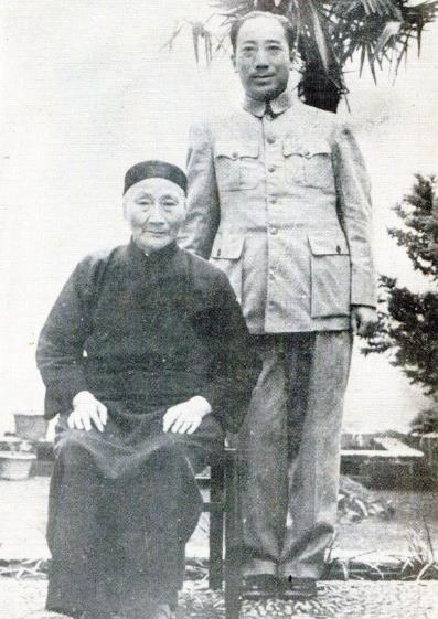 1946年戴笠遇难,真相究竟如何?对手徐恩曾的一句话或暗示真相