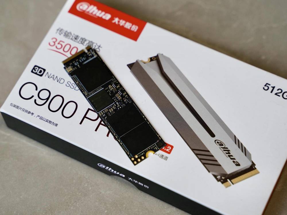 西数sn550 闪迪原厂颗粒 缓存,理论读写速度分别为 2.4gb/s 和 1.