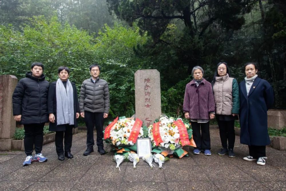 在随后的座谈会上,陈子涛烈士家属向雨花台烈士纪念