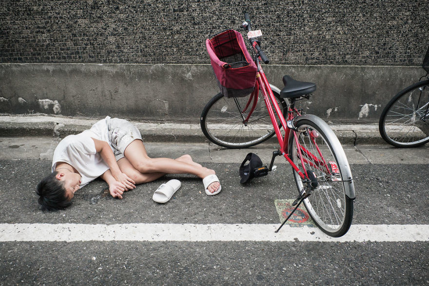 摄影师拍摄的20张日本人醉酒照片揭示了日本酒鬼的丑陋一面
