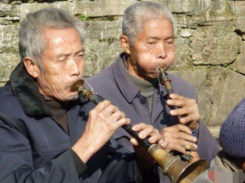 农村俗话"唢呐一响全剧终",是白事上最常见的乐器,为啥现在不让吹了呢