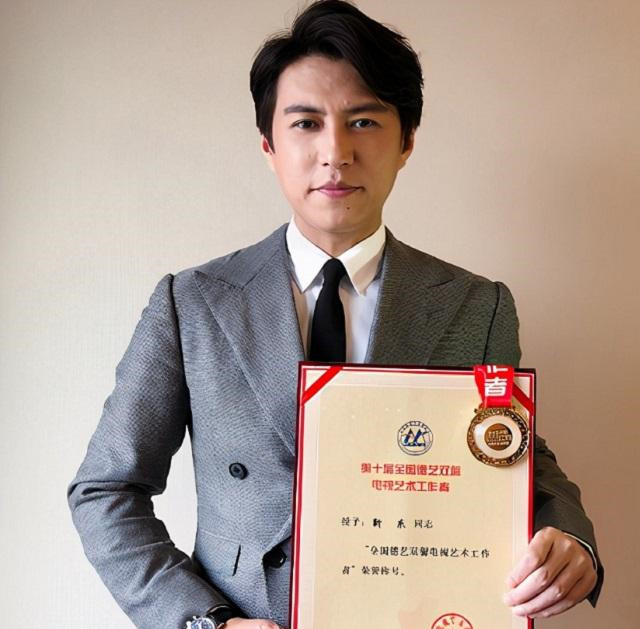 靳东被评国家一级演员,罗晋也挤进二级演员名单,刘昊然紧随其后