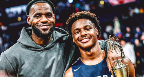 又长大了?布朗尼跟詹姆斯合练:快跟老爹一样高 父子nba联手吗
