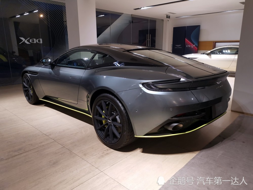 阿斯顿马丁 db11 v12 amr 斯特林绿/暗黑骑士黑