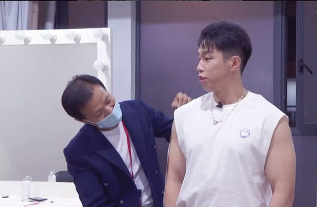 追光吧哥哥即将来袭你觉得相声演员烧饼能成团出道吗