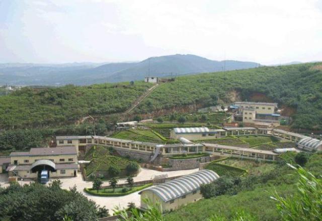 昆明总人口有多少_昆明离瑞丽多少公里(3)