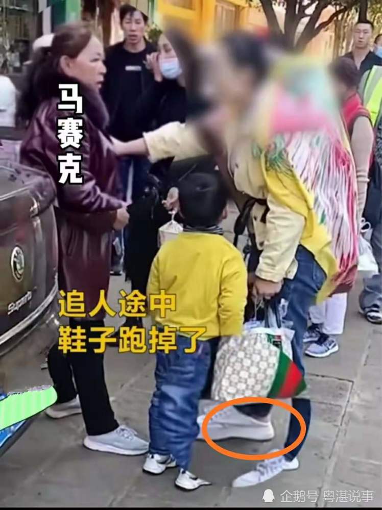 就像这位妈妈一样,虽然背着一名孩子,但她还是要追赶这名医托.