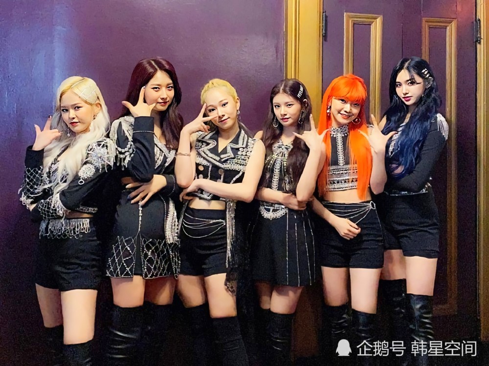 乐华女团everglow,中国成员王怡人与队友金施贤,被确诊新冠肺炎了