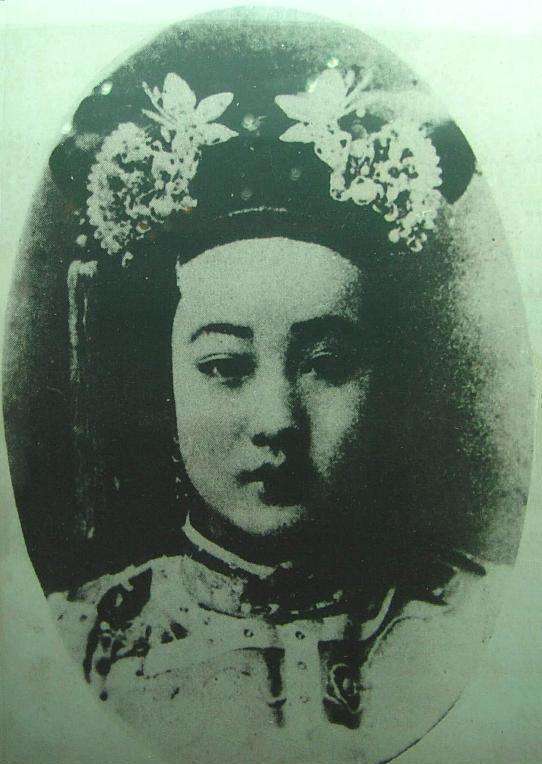 香妃墓中尸体被毁,专家鉴定后解开了"天生异香"之谜!