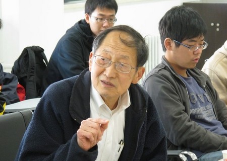 崔琦12岁离开家乡求学,入美籍获诺贝尔奖,为何晚年表示后悔了?