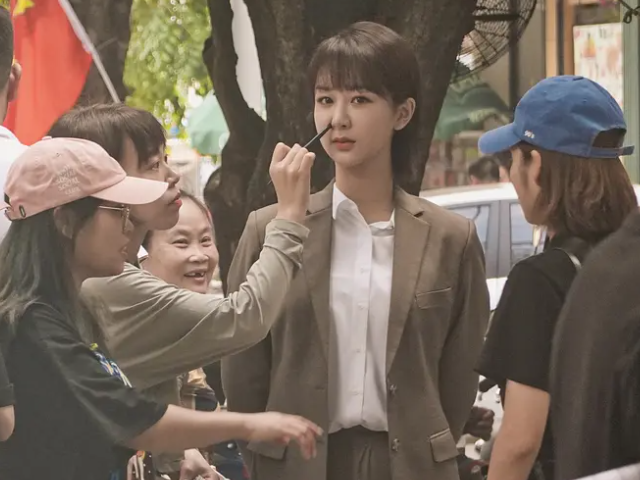 《女心理师》最新路透!杨紫短发干练,眼神专注职业范十足