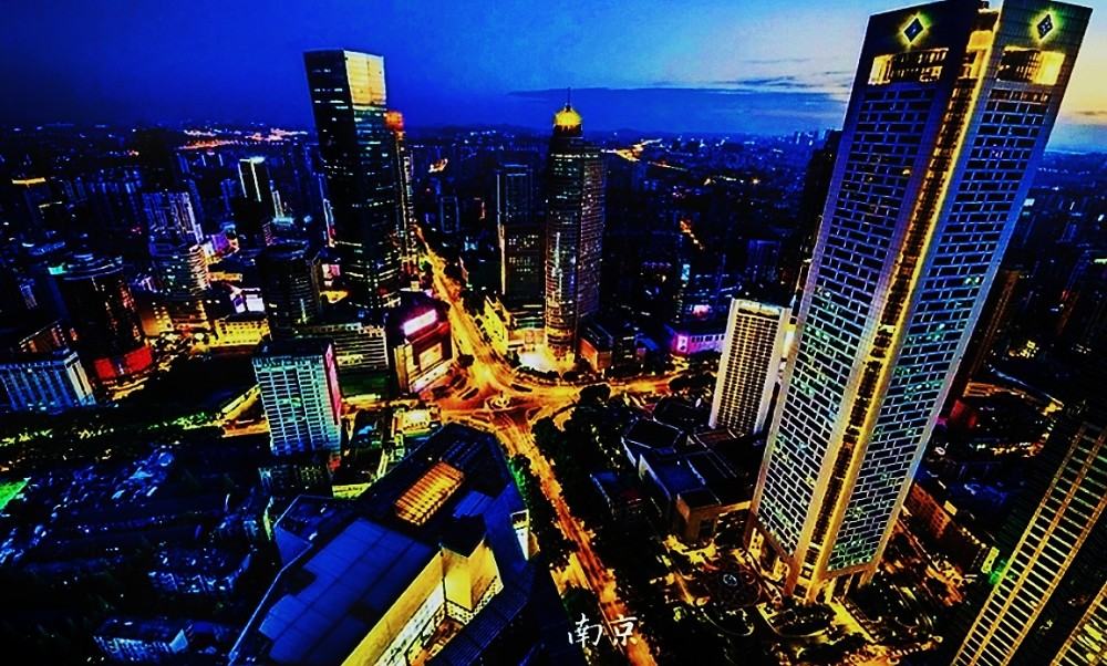 城市gdp2万亿俱乐部_仅仅 环 是不够的,还需要 拥江 和 智造(3)