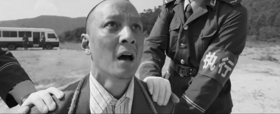 抢劫杀人案进行公开宣判,一审判处张君,秦直碧,全泓燕,严敏,莫金英,纳