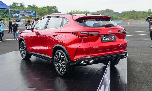长安欧尚x5上市,售价6.99万元起