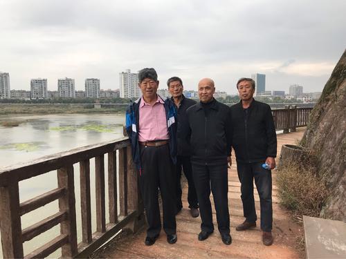 人口调查男_调查人口的照片