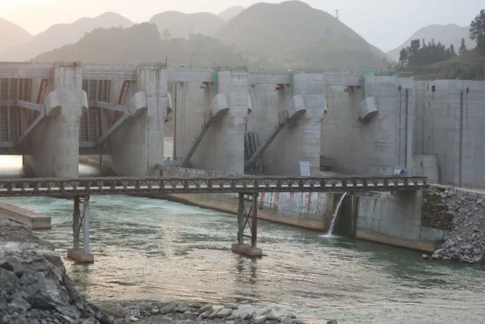 凯里清水江旁海航电枢纽工程大坝基本完工 美丽风景已