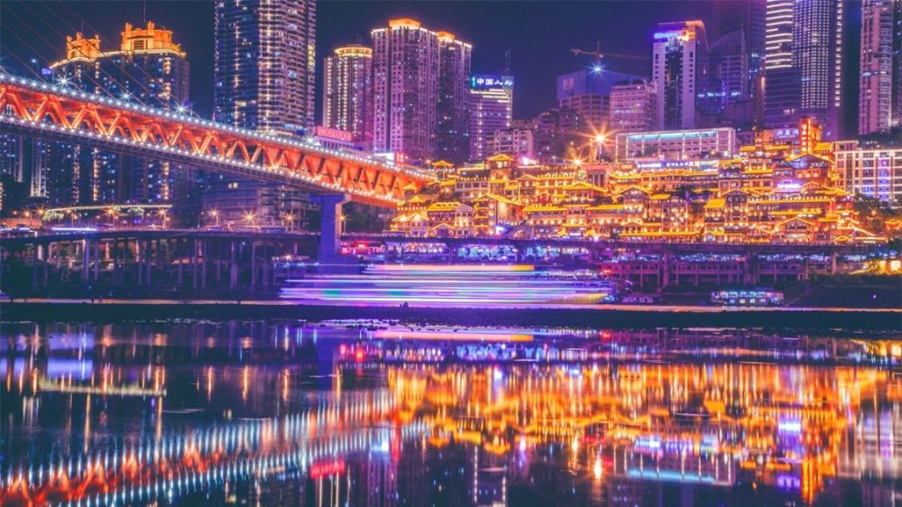 重庆经济总量什么时候超过广西_广西经济管理干部学院(2)