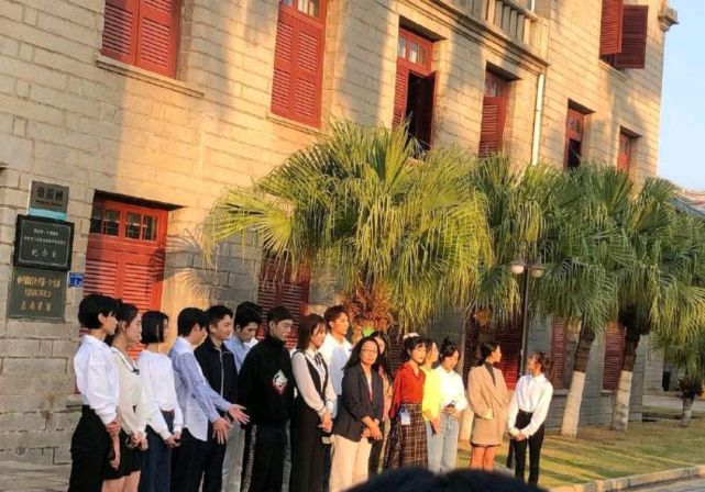 厦门大学成立电影学院,好事坏事?校友:网红路上别走太