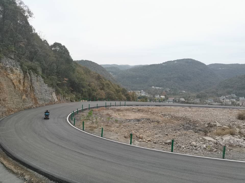 五峰351国道升子坪至观坪改建工程主体即将完工
