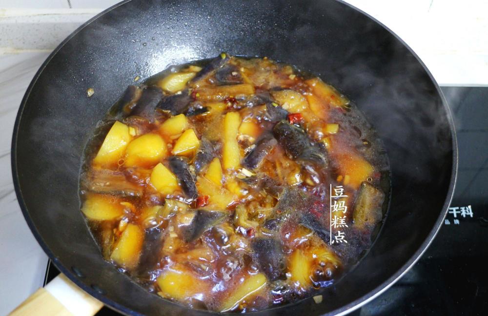 东北人有句老话,"土豆炖茄子,撑死老爷子",所以最后我要一脸认真的
