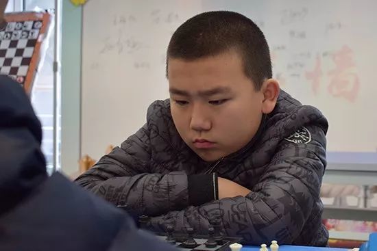 三级运动员阮之程学棋的故事