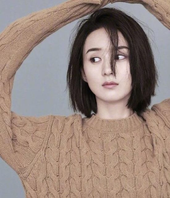 以下女明星短发你最喜欢哪个?热巴帅气十足,杨幂,霸道总裁